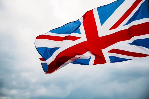 Bandera Británica Ondeada Viento Contra Cielo —  Fotos de Stock