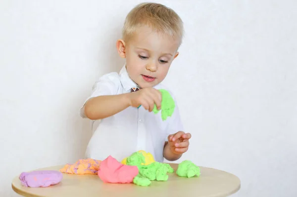 Year Old Toddler Boy Playing Kinetic Modeling Clay Plasticine Play — Stock Photo, Image