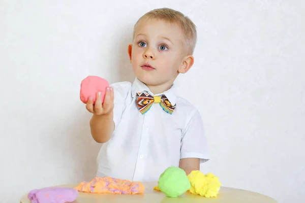 Year Old Toddler Boy Playing Kinetic Modeling Clay Plasticine Play — Stock Photo, Image