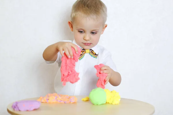 Year Old Toddler Boy Playing Kinetic Modeling Clay Plasticine Play — Stock Photo, Image