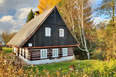 Çek Cumhuriyeti 'nde geleneksel ahşap kulübe