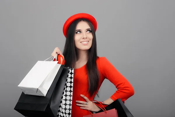 Mulher na moda feliz com sacos de compras — Fotografia de Stock