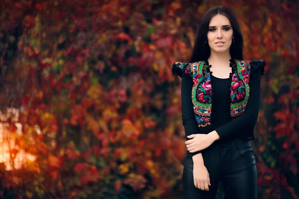 Happy Autumn Woman Wearing Colorful Ethnic Vest — Stockfoto