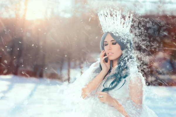 Снігова Королева в зимовому пейзажі фентезі — стокове фото