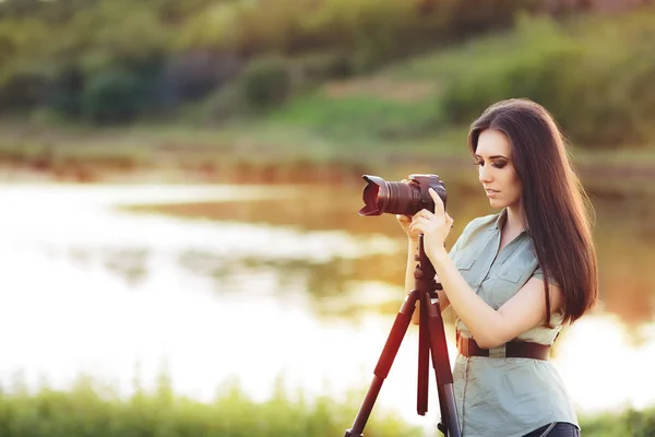 Landscape Photographer with Camera on a Tripod — Stock Photo, Image