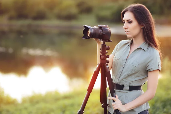 Landscape Photographer with Camera on a Tripod — Stock Photo, Image