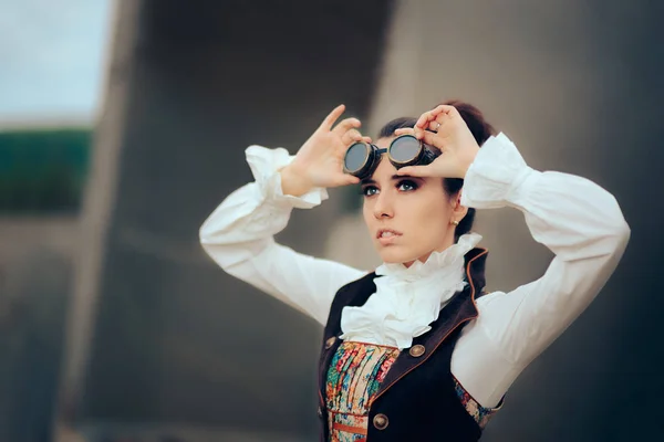 Steampunk woman wearing goggles — Stock Photo, Image