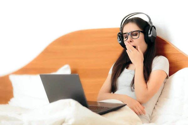 Yawning Woman with Headphones — Stock Photo, Image