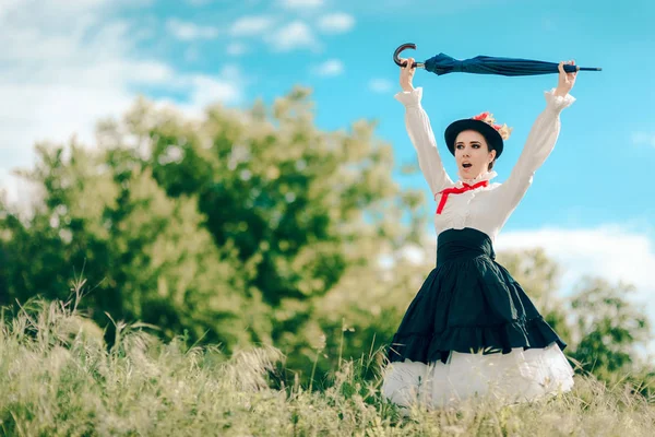 Retro Woman in Vintage Costume Fantasy Portrait Outdoors — Stock Photo, Image