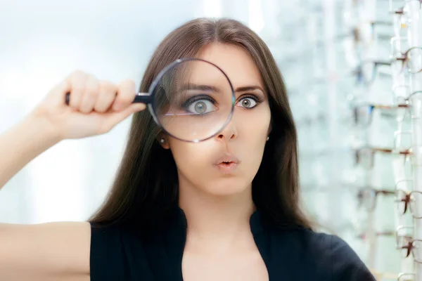 Funny Woman with Magnifying Glass Ready For Eye Exam — Stock Photo, Image
