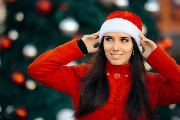 Portrét dívky Veselé Vánoce s Santa Hat — Stock fotografie