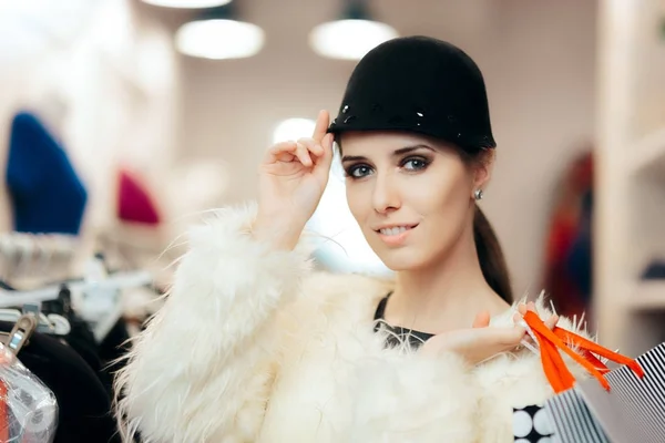 Woman Fur Coat Cute Stylish Hat Shopping — Stock Photo, Image