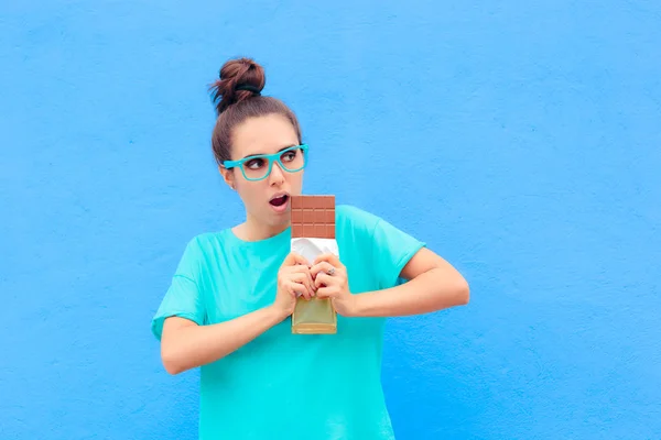 Funny Woman Diet Craving Big Dessert Chocolate Bar — Stok Foto