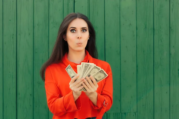 Funny Casual Girl Holding Money Thinking Invest — Stock Photo, Image