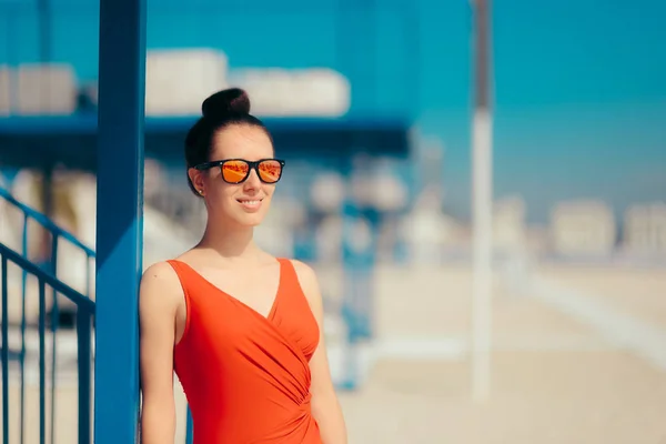 Chica Turista Con Gafas Sol Moda Vacaciones Verano — Foto de Stock