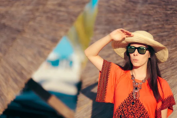 Chica Turista Con Gafas Sol Moda Vacaciones Verano — Foto de Stock