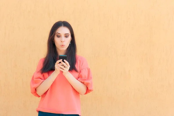 Woman Checking Her Smartphone Social Media Notifications Texts — Stock Photo, Image