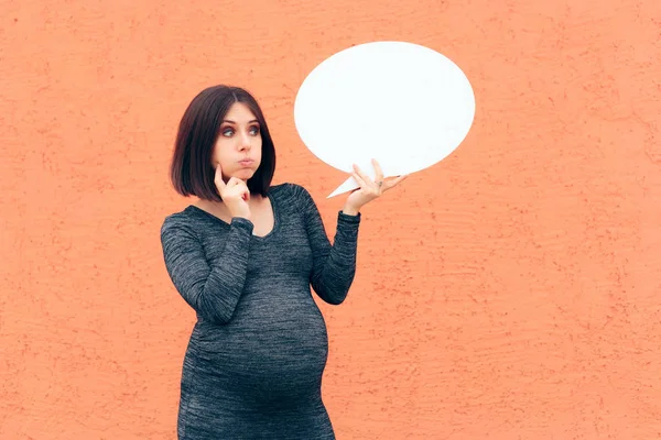 Zagadka Kobieta Ciąży Bańki Mowy Mając Pytania — Zdjęcie stockowe