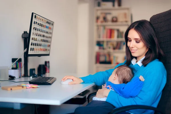 Freelancer Mother Working Home Holding Baby — Stockfoto