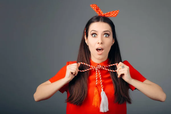 Mujer Alegre Con Rojo Blanco Martisor Lucky Charm —  Fotos de Stock