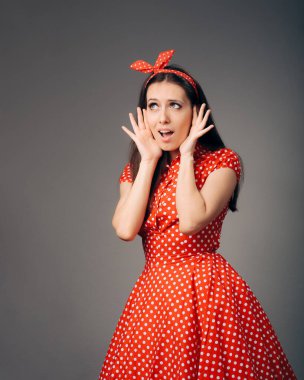 Korkmuş Vintage Kadın Terörle Çığlık atıyor