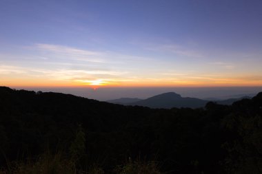 dağ manzarası ile gök şafak