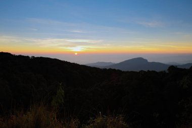 dağ manzarası ile gök şafak