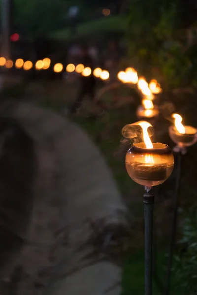 Luz de las velas en el parque — Foto de Stock