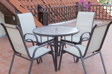 masa ve sandalye balkon teras