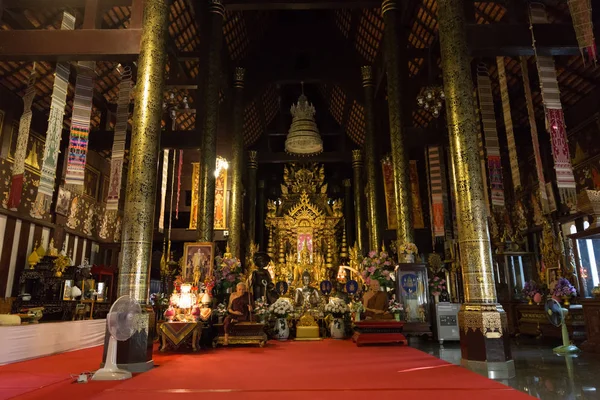 Interior design of buddhism temple — Stock Photo, Image