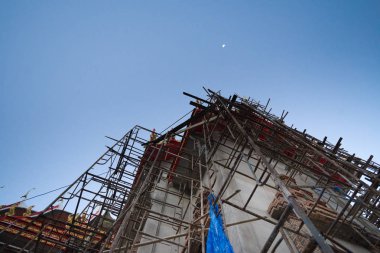 İskele evenin, moon ile Budizm kilise yapımı için