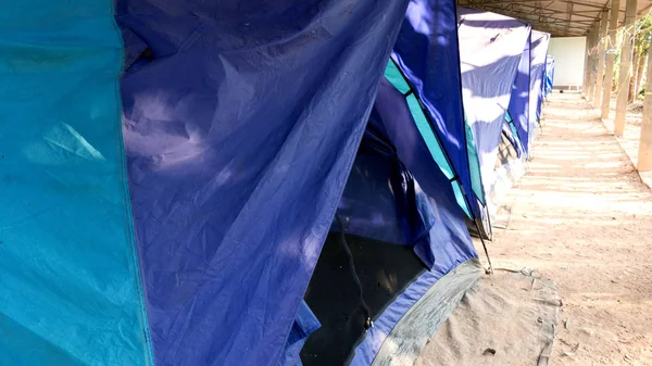 Mavi çadır köşk kamp — Stok fotoğraf