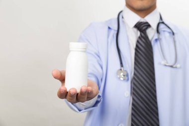 Doktor, ilaç el işyerinde tutan doktor. anacea, lif