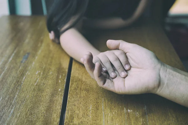 Touch of Love. A hand of girl touch on a palm of her father. bon — Stock Photo, Image