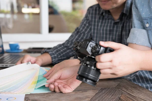 Bir renk renk swatc seçerek grafik veya iç Tasarımcısı — Stok fotoğraf