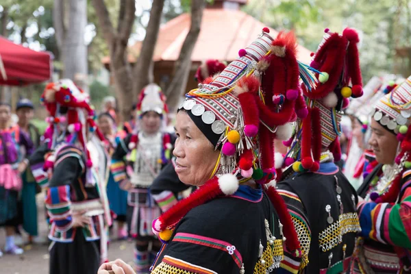 Thailand akha hill tribe showing traditional dance for tourist — Stock Photo, Image