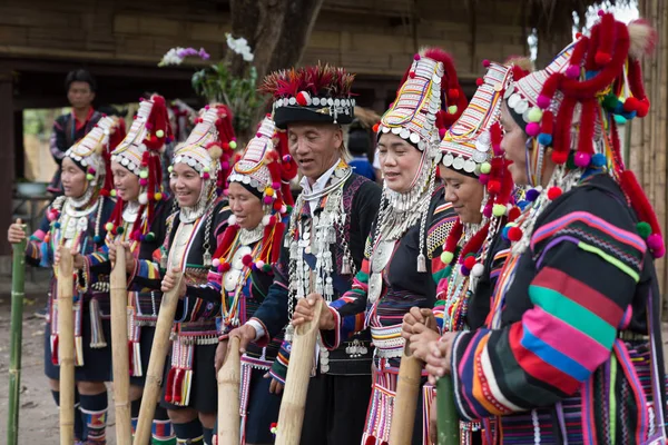 Tayland akha tepe kabile şarkı geleneksel şarkı göstermek için kurulmasını — Stok fotoğraf