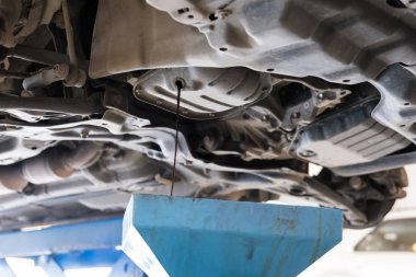 Araç basma tarafından hidrolik motor yağ değişimi ve transmiss için