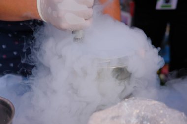 sıvı azot ile kriyojenik dondurma yapma Şef