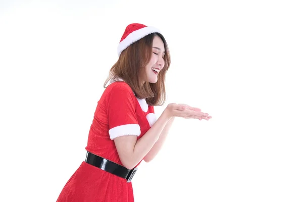 Ritratto di donna asiatica in abito da Babbo Natale su sfondo bianco — Foto Stock