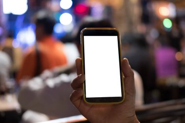 Smartphone barda tutan el. hareket eden telefon ile boş ekran i