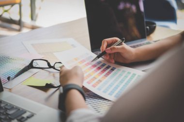 grafik veya iç tasarımcı renk renk örneği örnek o--dan seçme