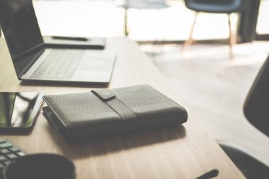 dizüstü, bilgisayar, tablet ofis masasında. iş, işyeri, 