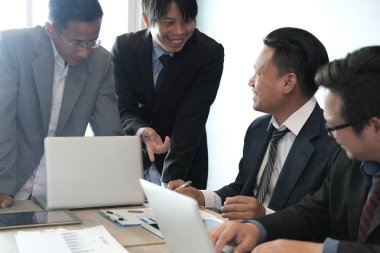 Şirket mali rapor analiz iş Danışmanı. profesyonel