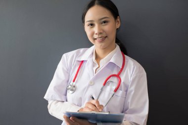 Doktor muayene veya hosp reçete not yazmak