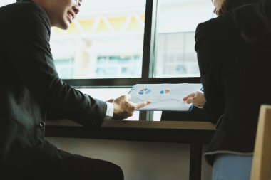 bir toplantı mı iş adamları. iş adamı ve iş kadını wo