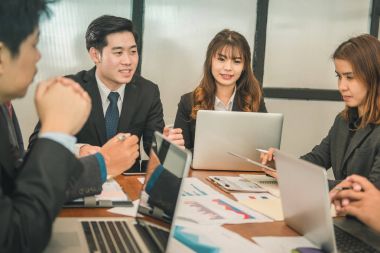 bir toplantı mı iş adamları. iş adamı ve iş kadını wo