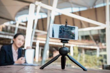 online canlı streaming için işkadını kullanım akıllı telefon. kadın re
