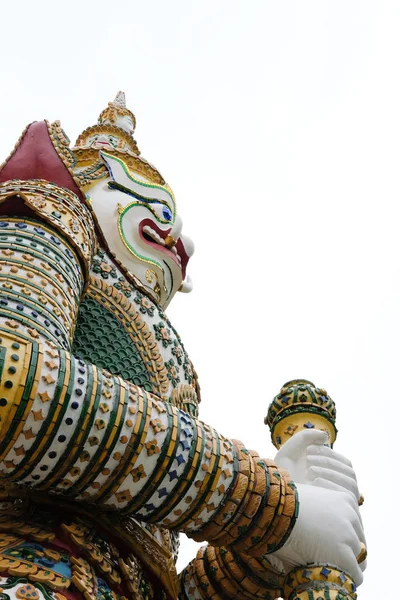 Gigantesca statua gardiana al tempio dell'alba a Bangkok, Thailandia — Foto Stock