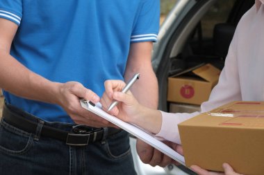 del paketi almak için kadın Pano imza imza